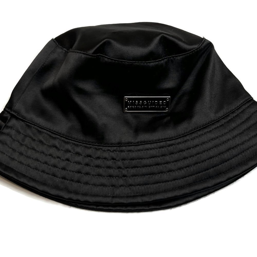 Missguided Black Bucket Hat